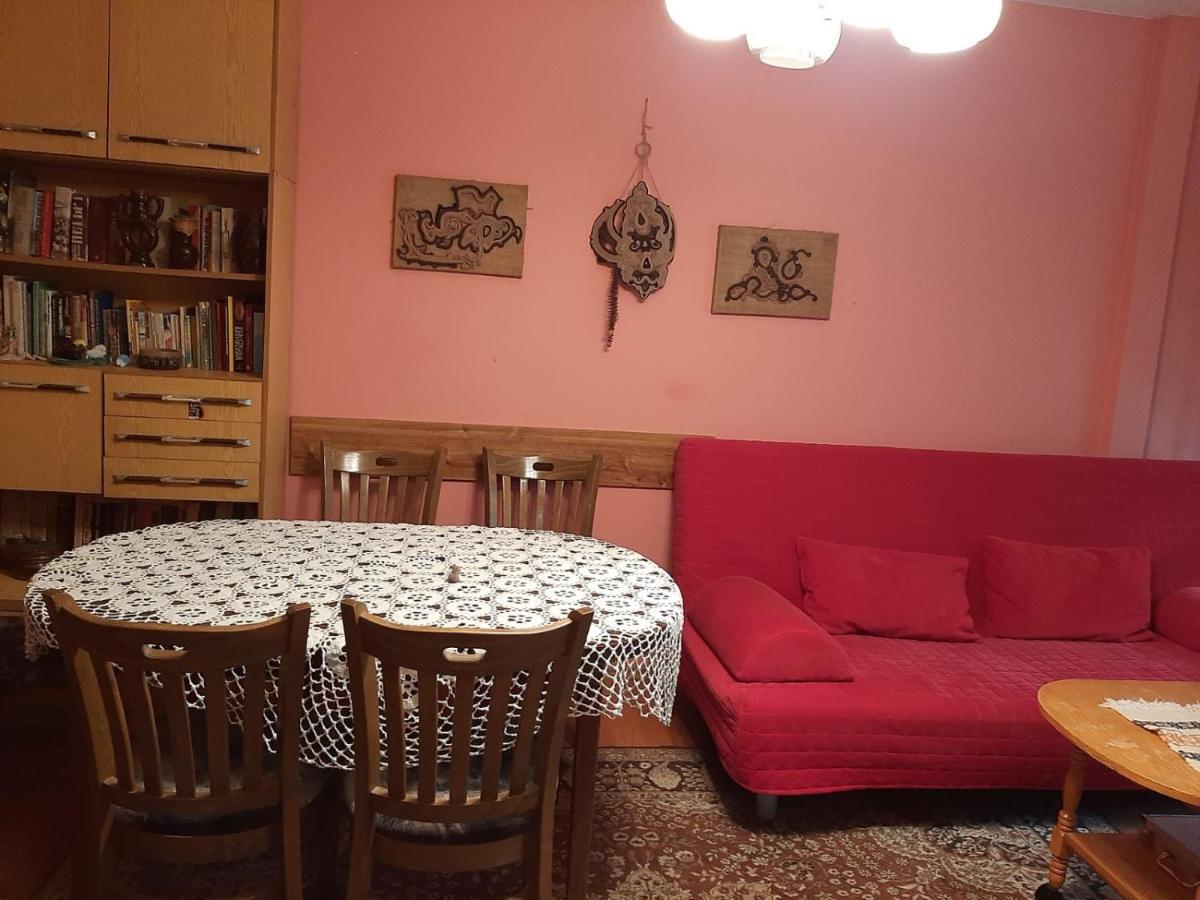 Apartment Milevi Tetewen Zewnętrze zdjęcie
