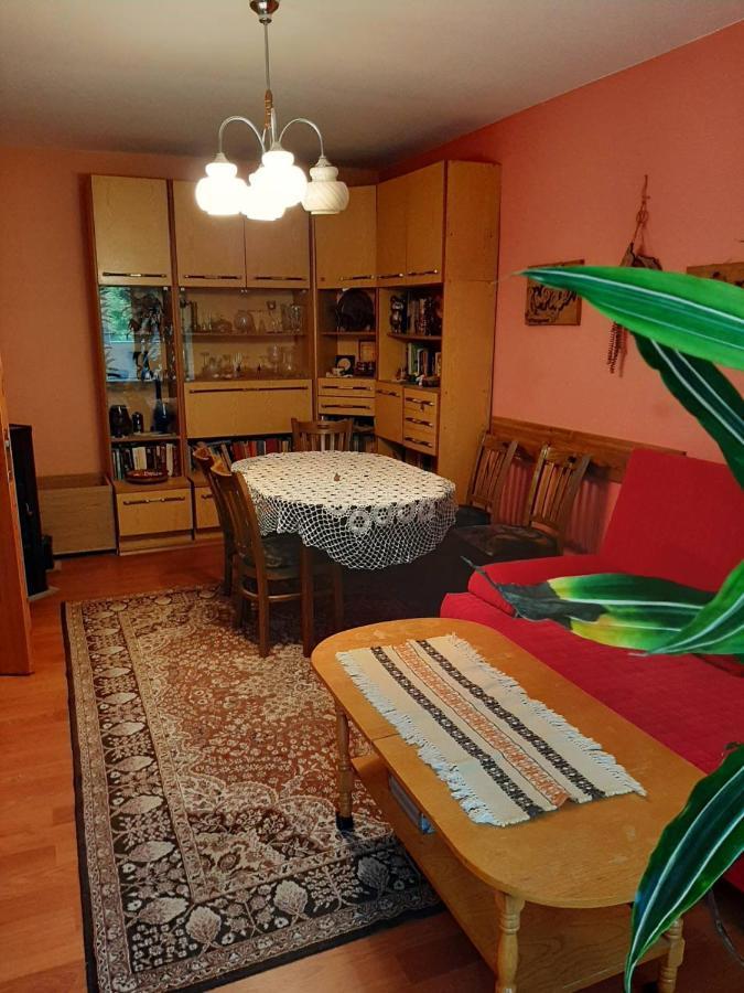 Apartment Milevi Tetewen Zewnętrze zdjęcie